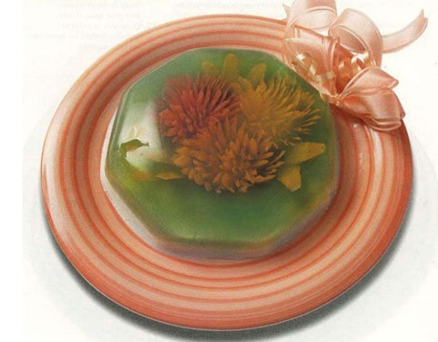 Gelatina con flor de crisantemos
